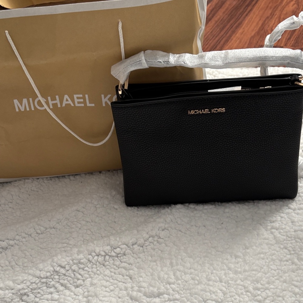 Authentic Michael Kors genuine leather shoulder or cross body bag new with tag